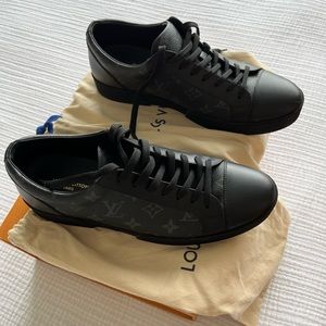 Louis Vuitton Eclipse monogram Men Sneakers 100% authentic